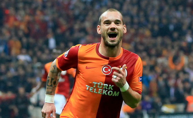 Sneijder'in menajeri, 'Galatasaray'a dönüyor' iddialarını yalanladı