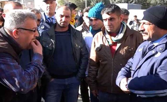 Antep'te tezgahı kaldırılan pazarcı, takma dişiyle tepki gösterdi