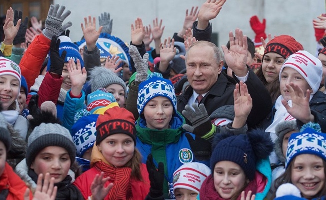Çocuklar Putin'i soru yağmuruna tuttu