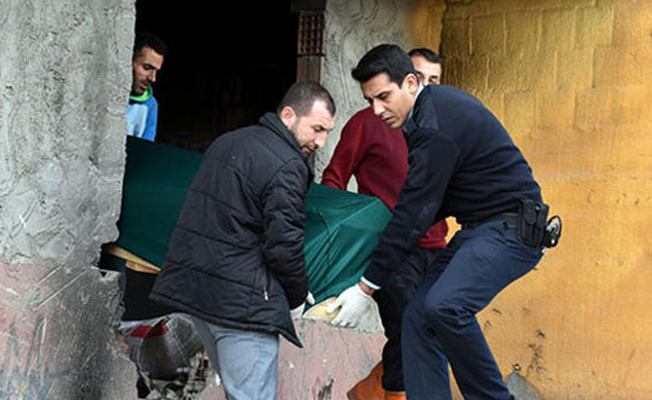 Esenyurt'ta işçiler inşaatta erkek cesedi buldu!