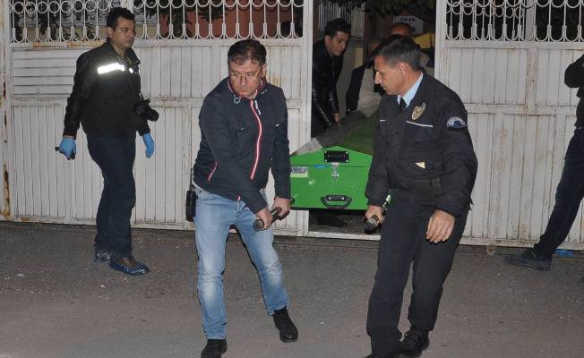 Hırsızlar, ev sahibini öldürdü