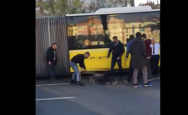 Trafiğin ortasında dehşet: Sopalarla öldüresiye dövdüler!