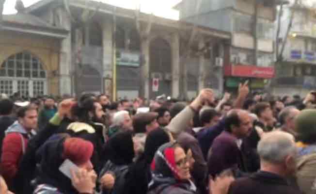 İran yükselen protestolara karşı sosyal medyayı engelliyor