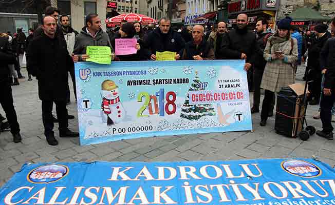 Eminönü'nde "piyango biletli" kadro eylemi...