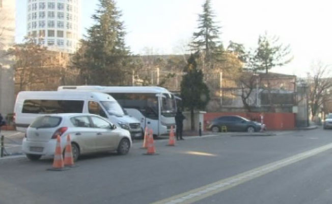 İran Büyükelçiliği'nin çevresinde polis ablukası