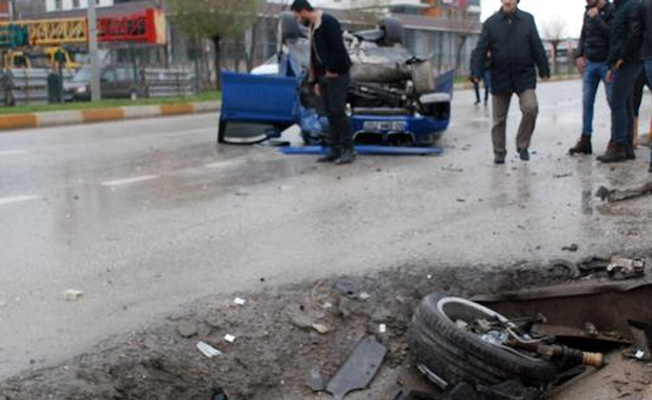 Hurdaya dönen otomobilden yaralı olarak kurtuldular