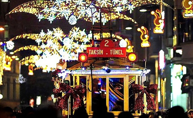 İstanbul'da yılbaşı bilançosu: 215 kişi gözaltına alındı!