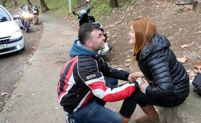Erkek arkadaşa bir garip evlenme teklifi!