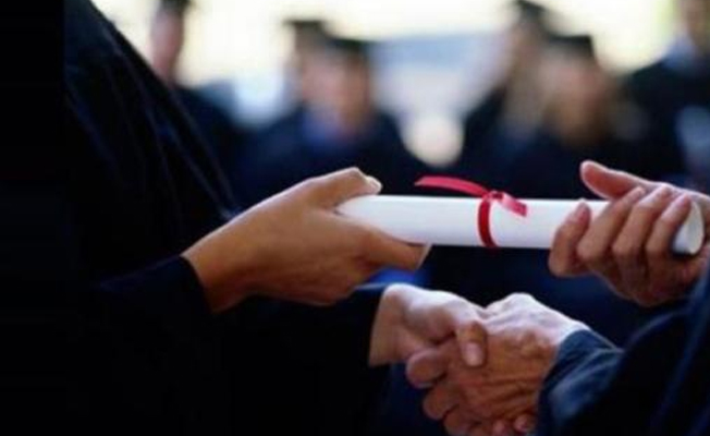 17 yıllık sahte diplomalı öğretmenin ailesi bile gerçeği bilmiyormuş!