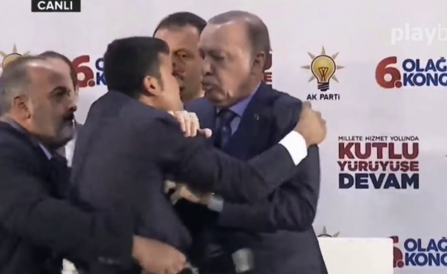'Erdoğan’a sarılma atağı: Kötü bir mesaj mı?'