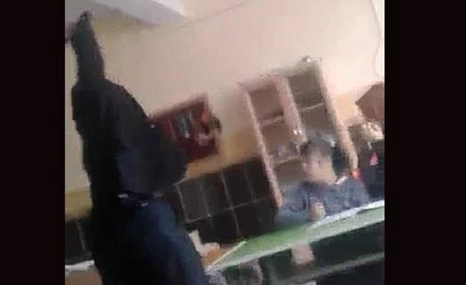 Engelli öğrenciye şiddet uygulayan öğretmen serbest bırakıldı!