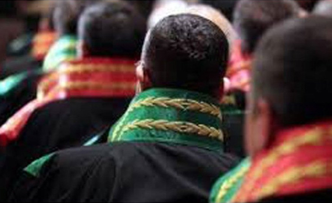 Tuzağa düşen hakim ve savcılar göreve iade edildi