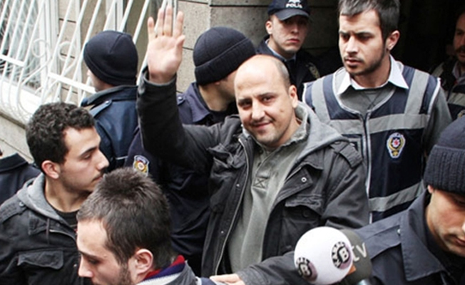 Ahmet Şık'a yeni dava açıldı