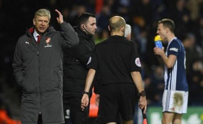Arsene Wenger 3 maç ceza aldı