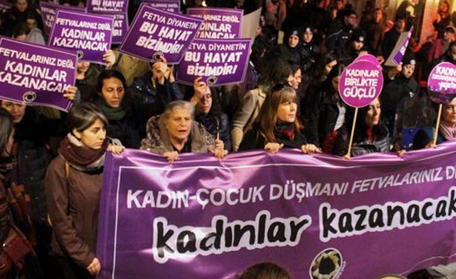 Kadıköy'de kadınlardan 'Diyanet' protestosu