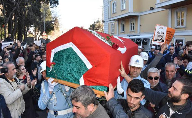 Usta Sanatçı Münir Özkul'u  sevenleri son yolculuğuna uğurladı