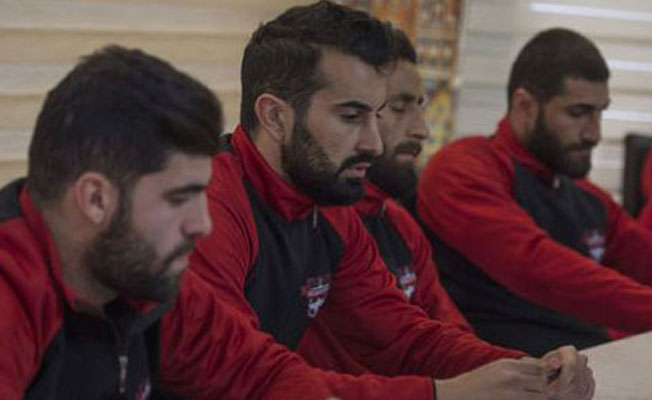 Gaziantepsporlu futbolcular kulüp müdürünün odasını bastı!