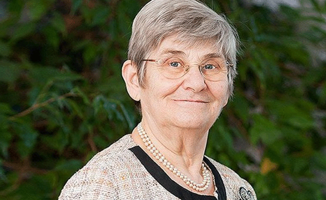 Canan Karatay: Kelle paça ye, botoksa ihtiyacın kalmaz!