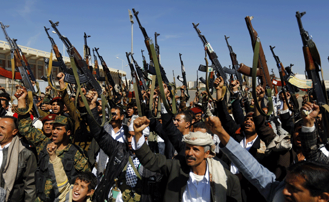 Yemen'de koalisyon güçlerine ait savaş uçağı düştü!