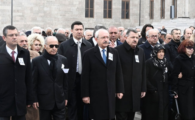 Kılıçdaroğlu, Akıncı'nın cenaze törenine katıldı