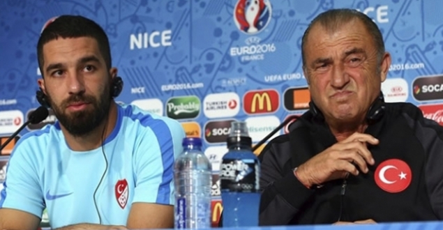 Arda Turan'dan Fatih Terim'e: Biz hiçbir zaman şahıslara hizmet etmedik ki!
