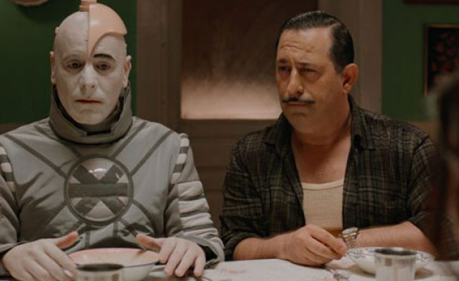 Rekor kıran 'Arif V 216' filmi davalık oldu!