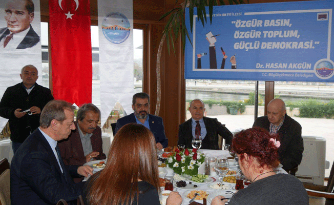 Başkan Akgün: Günümüzde gazetecilerin işi çok zor