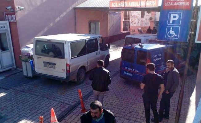 Anne ve babasını av tüfeğiyle öldürüp kaçtı!