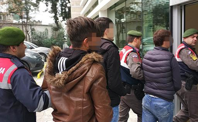 Liseli kızları taciz eden palalı saldırganlar serbest bırakıldı