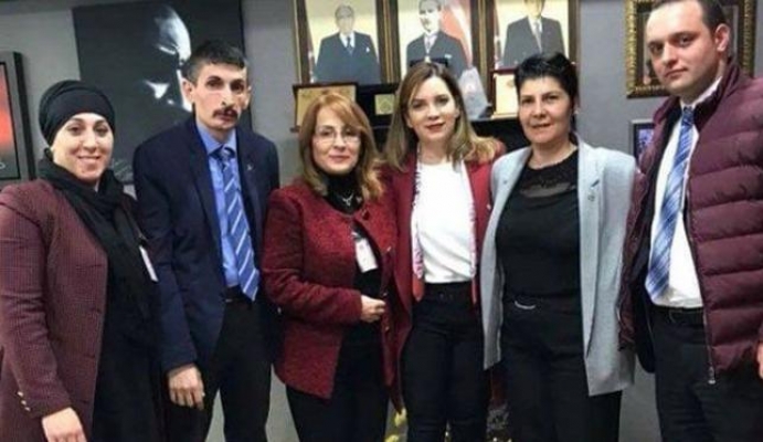 Türkiye'de bir ilk: MHP kadın kolları yönetimine erkekler girdi