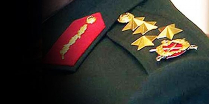 Emekli Tuğgeneralin rütbesi alındı