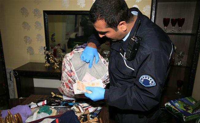 Adana'da 'Cono aşiretine' yapılan operasyon polisleri bile şok etti!