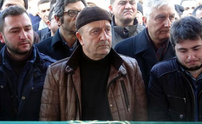 Korgeneral Aksakallı, kardeşini son yolculuğa uğurladı