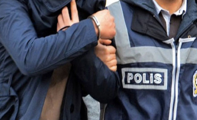 Yalova'da 2 polis fuhuşa teşvik suçundan tutuklandı