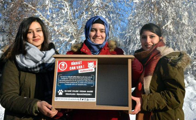 Üniversite öğrencileri 'İyilik hareketi' için sokaktalar
