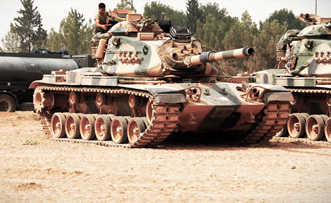 Afrin operasyonu öncesi tanklar sınıra konuşlandırıldı