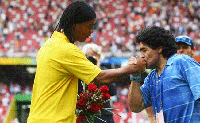 Ronaldinho futbola veda etti!