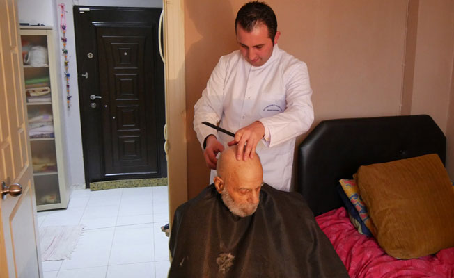 Evde tıraş hizmeti büyük takdir topluyor