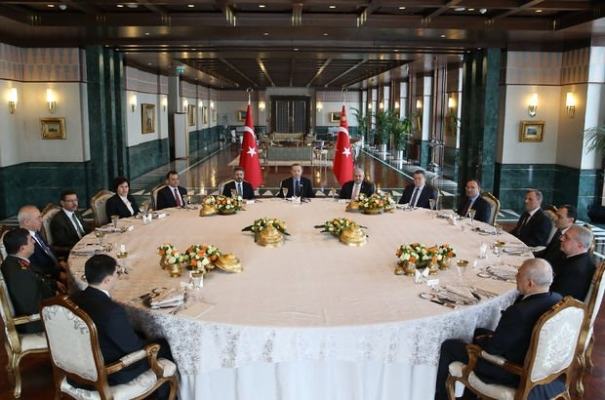 Külliye 'kuvvetli' buluşmaya hazırlanıyor!