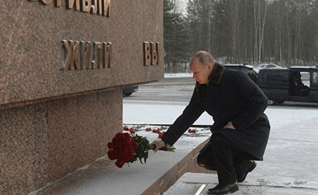 Putin Leningrad Kuşatması’nın kurbanlarını andı