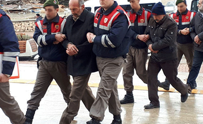 Kaçak kazı yaparken yakalandılar: Jandarmaya rüşvet teklif ettiler