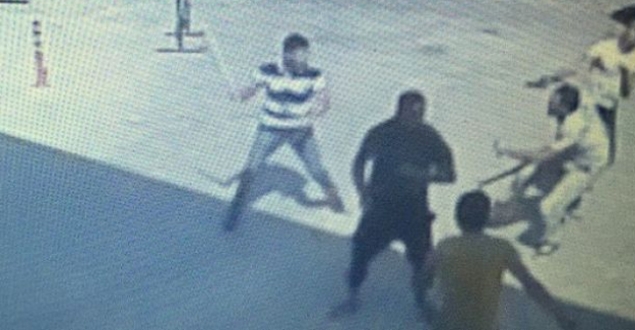 Bıçaklandı, araba kullanırken kan kaybından öldü