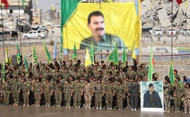 Rakka'nın merkezine skandal Öcalan posteri!