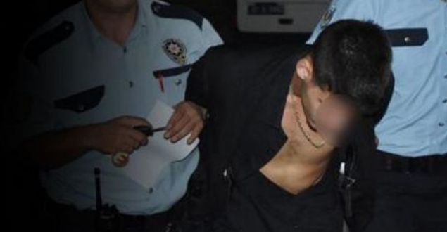 Önce taciz, sonra 'edep, adap' naraları