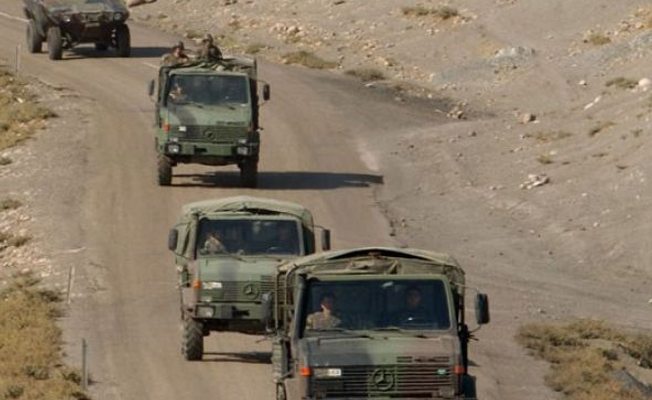 Son dakika: Askeri araç takla attı!