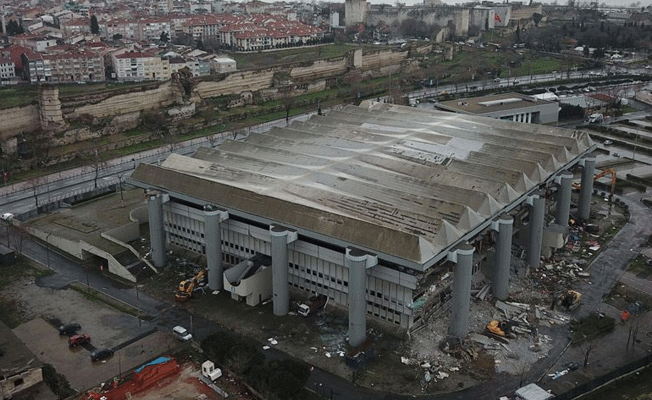 Abdi İpekçi Spor Salonu tarih oluyor