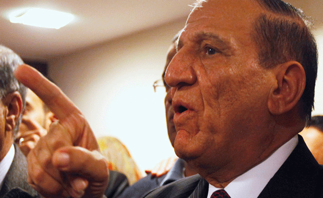Sisi'ye rakip çıkan eski generali ordu gözaltına aldı