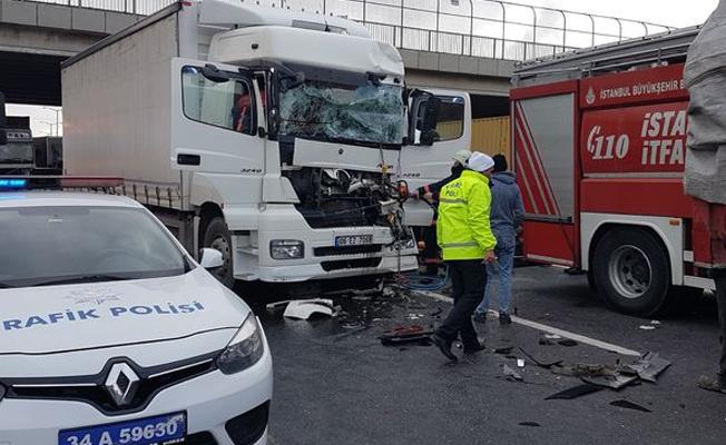 Son dakika: Tem'de kaza! Trafiğe kapandı!