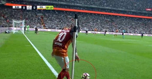 Beşiktaş-Galatasaray derbisinde tartışılan pozisyon