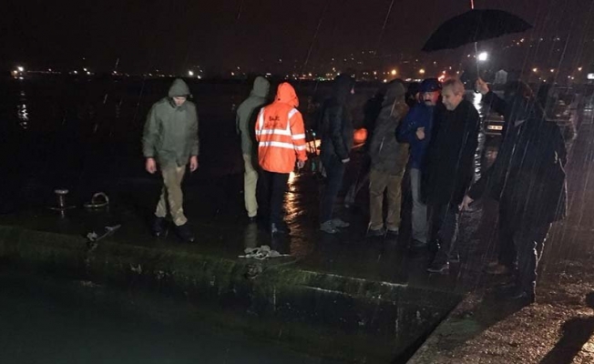 Polis otosu denize düştü: 1 polis kayıp